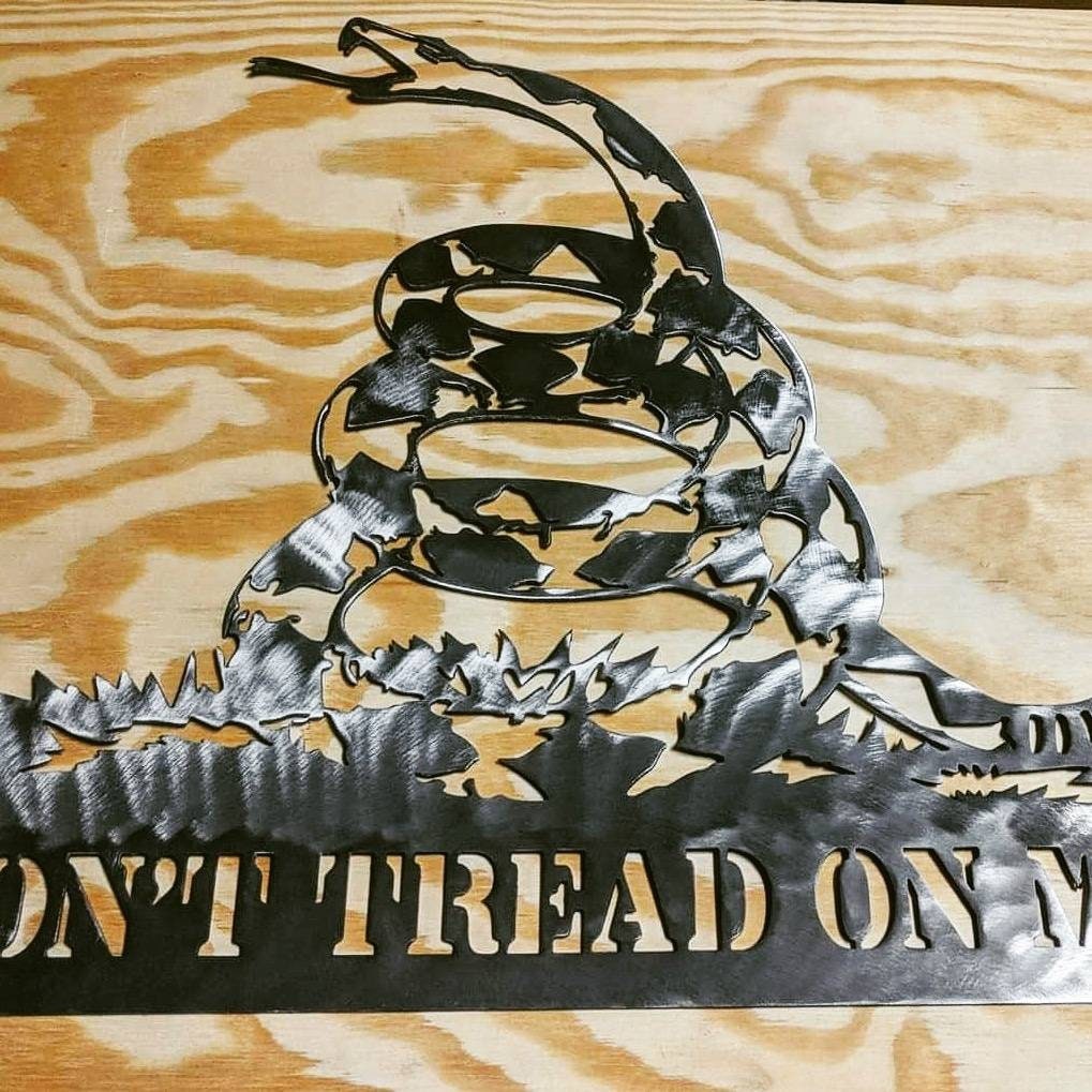 Don't Tread on Me metal wall sign